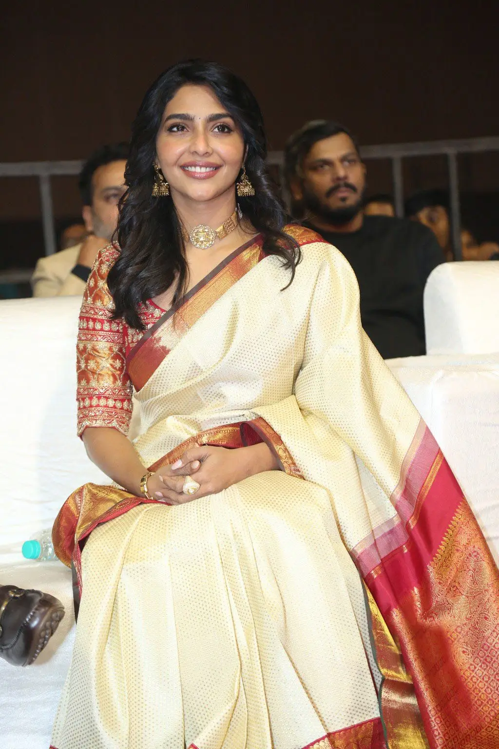 Aishwarya Lekshmi Charming In White Saree Red Blouse